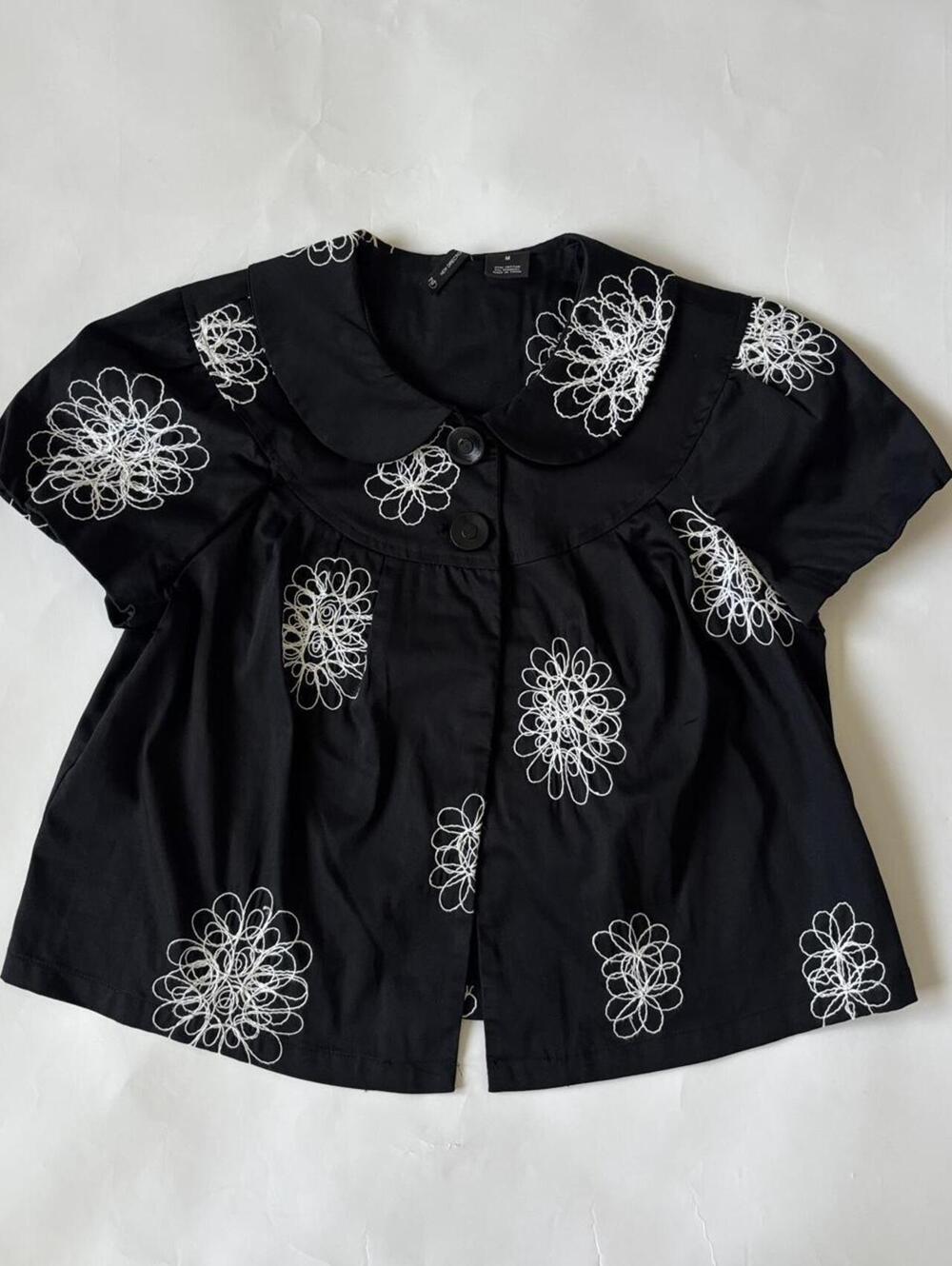 BLACK WHITE EMBROIDERED FLORAL PETER PAN COLLAR BLOUSE